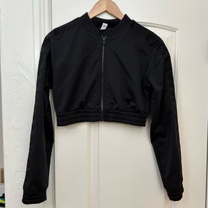 Alo cropped prizewinner black jacket - XS (Never Worn)